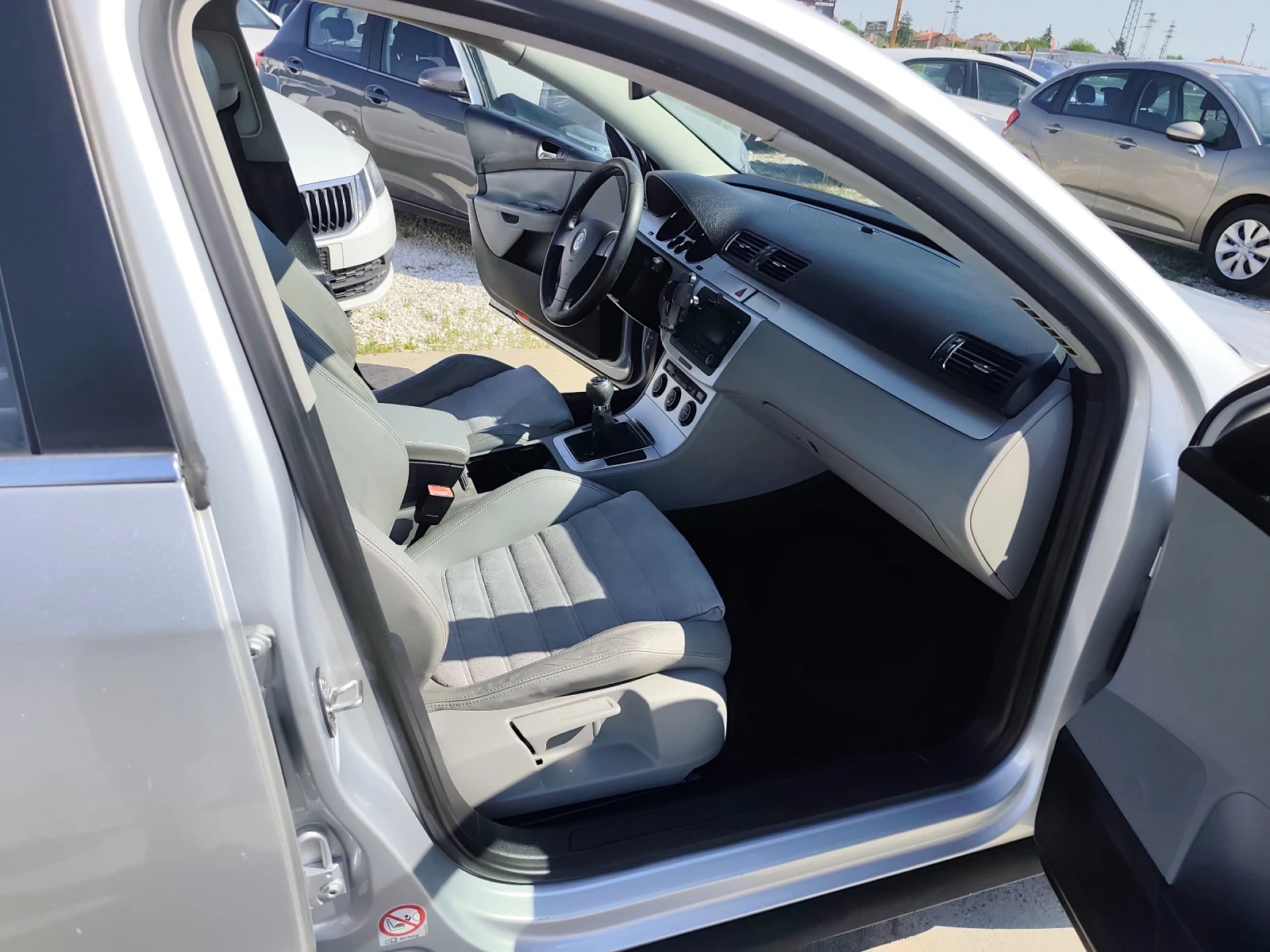 VW Passat 2.0TDI, 140кс, снимка 11 - Автомобили и джипове - 55530160