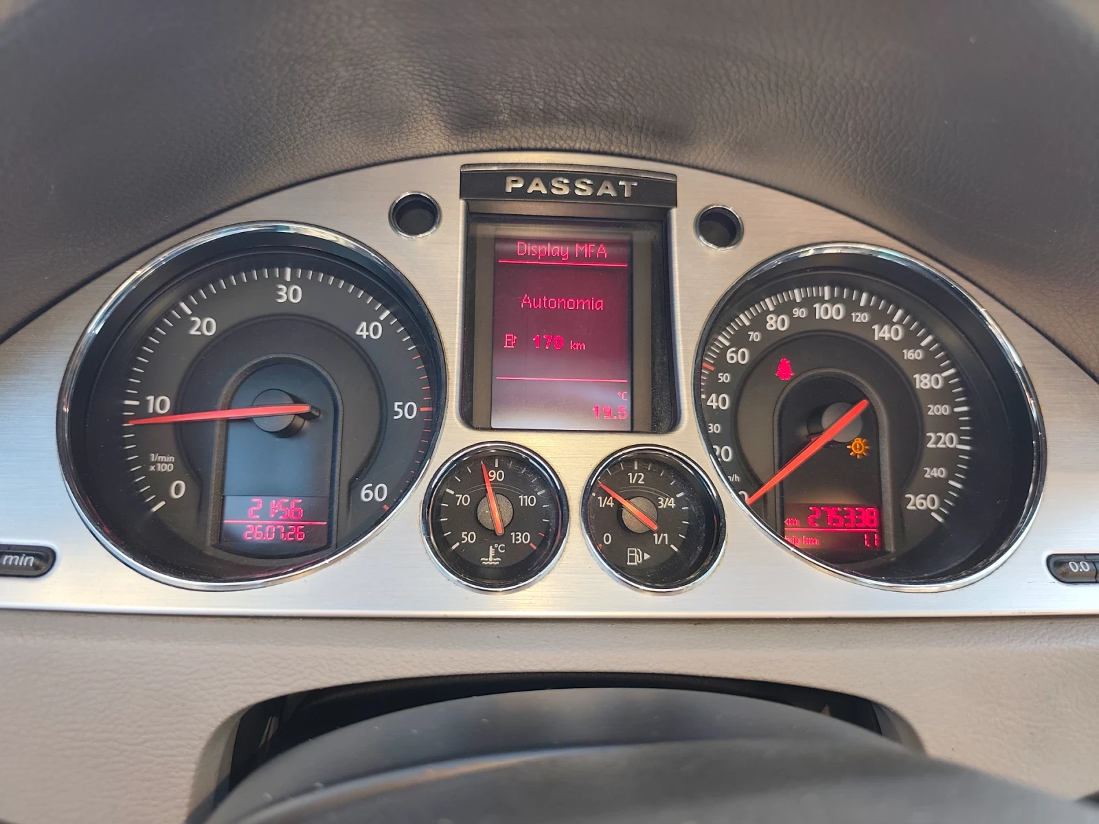 VW Passat 2.0TDI, 140кс, снимка 14 - Автомобили и джипове - 55530160