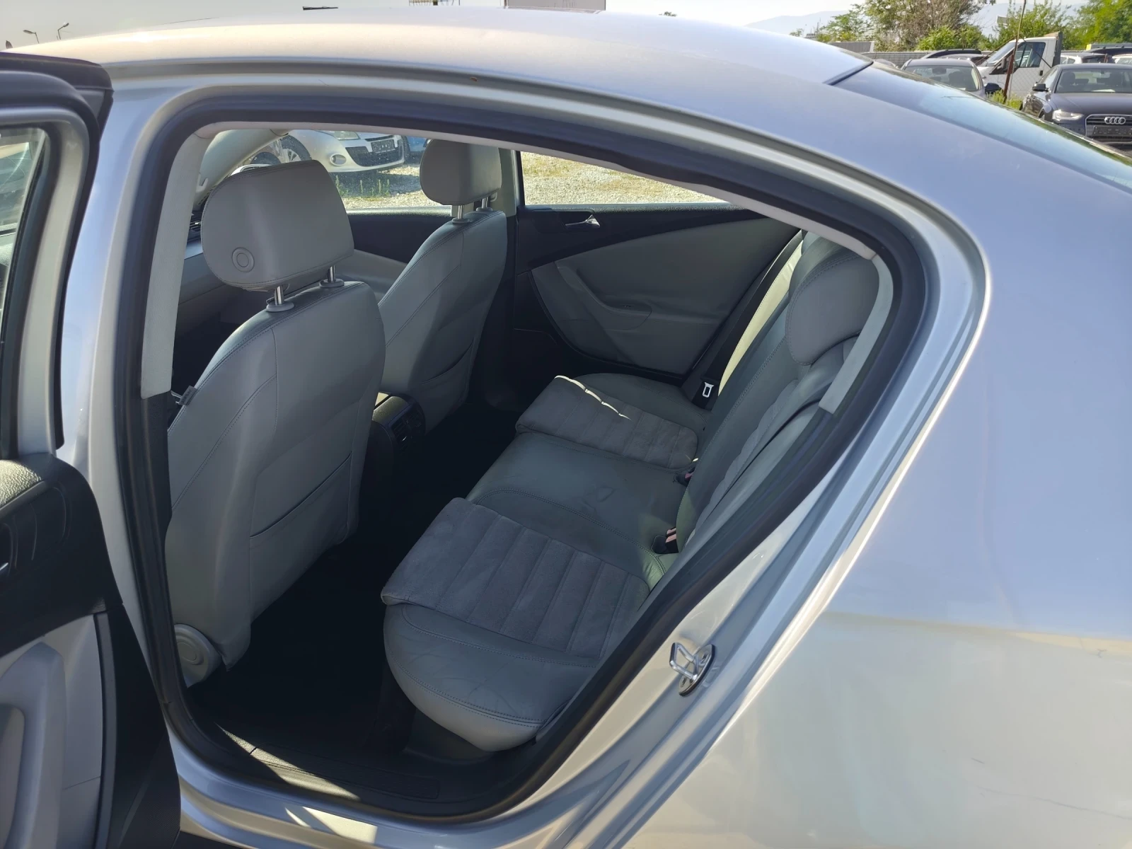 VW Passat 2.0TDI, 140кс, снимка 9 - Автомобили и джипове - 55530160
