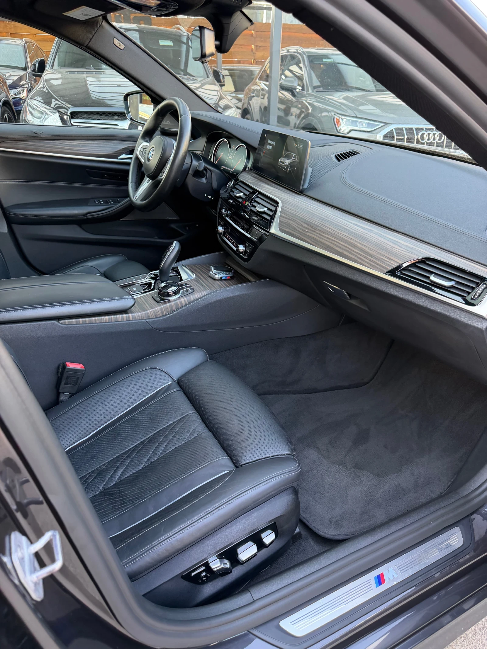 BMW 530E M-pack xDrive, снимка 12 - Автомобили и джипове - 55646223