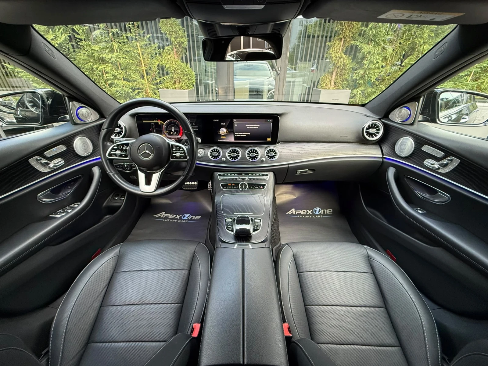 Mercedes-Benz E 220 AMG/4MATIC/360/BURMESTER, снимка 13 - Автомобили и джипове - 55656161