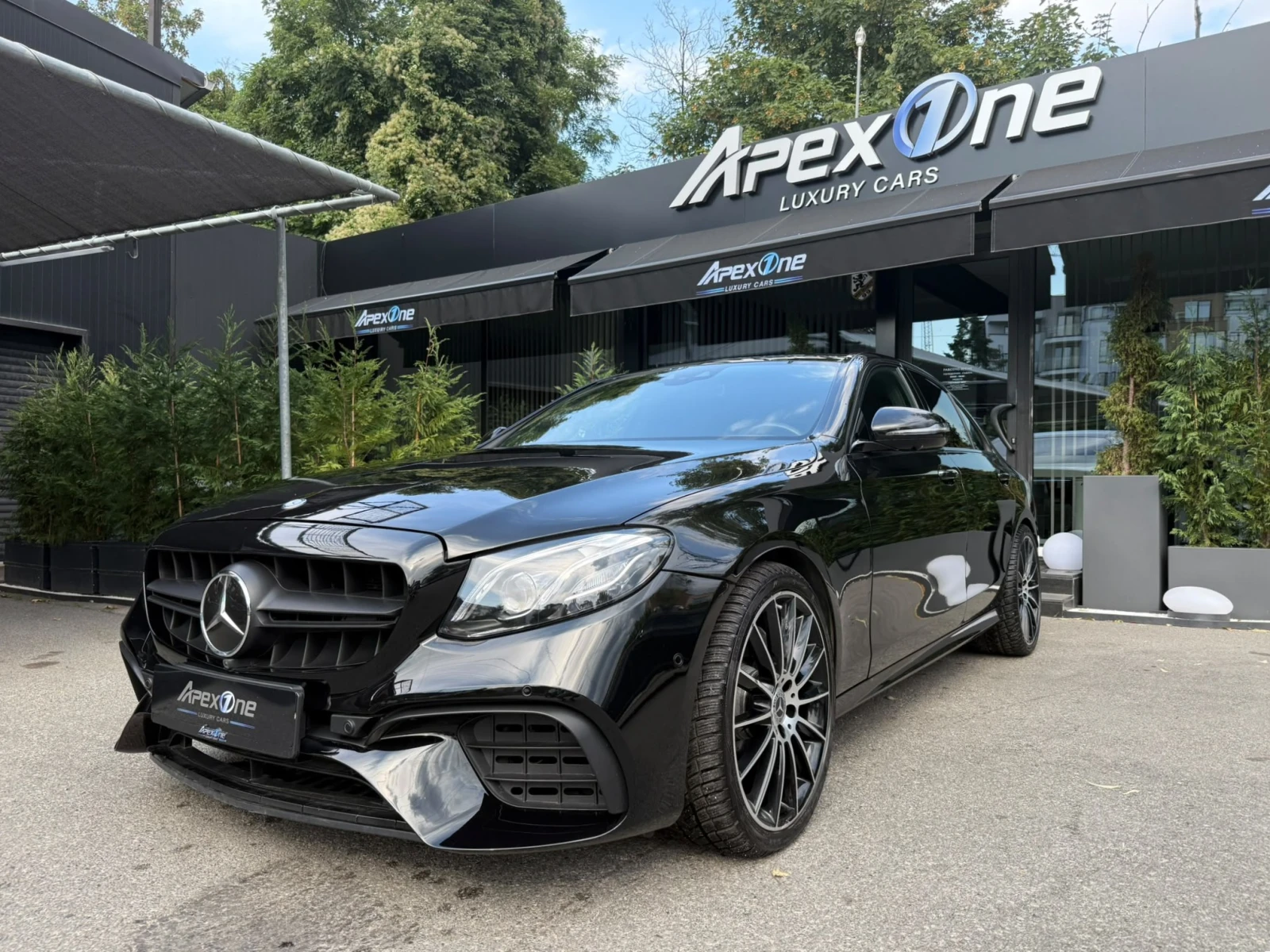 Mercedes-Benz E 220 AMG/4MATIC/360/BURMESTER, снимка 2 - Автомобили и джипове - 55656161