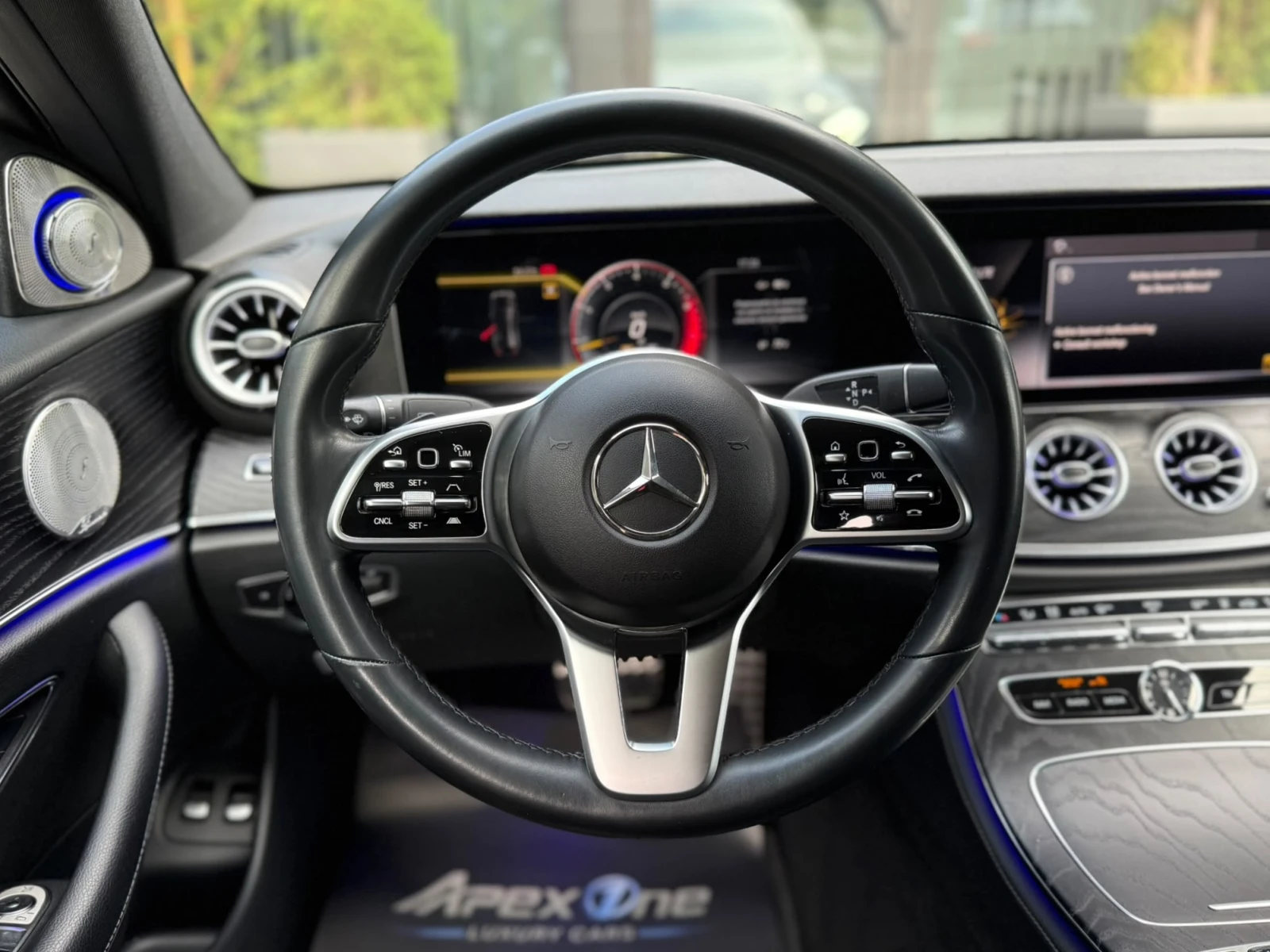 Mercedes-Benz E 220 AMG/4MATIC/360/BURMESTER, снимка 8 - Автомобили и джипове - 55656161