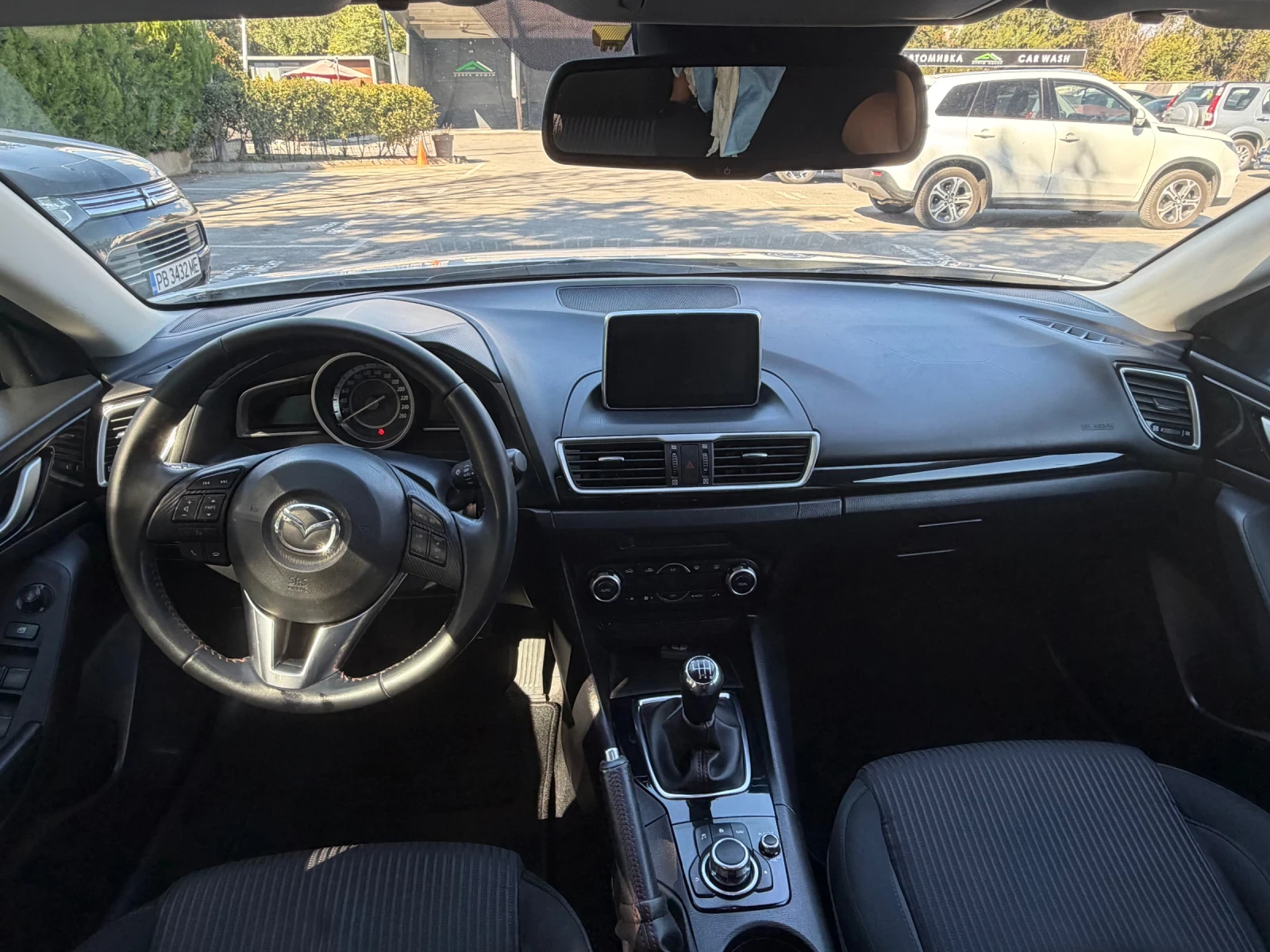 Mazda 3 1.5 skyaktive, снимка 11 - Автомобили и джипове - 56214167