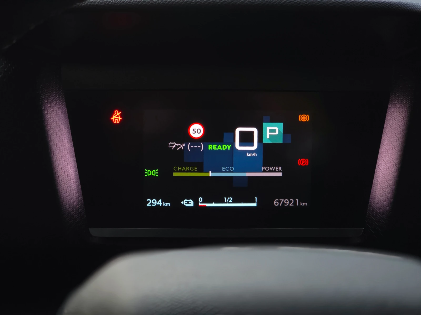 Citroen C4 electric, снимка 8 - Автомобили и джипове - 56222335