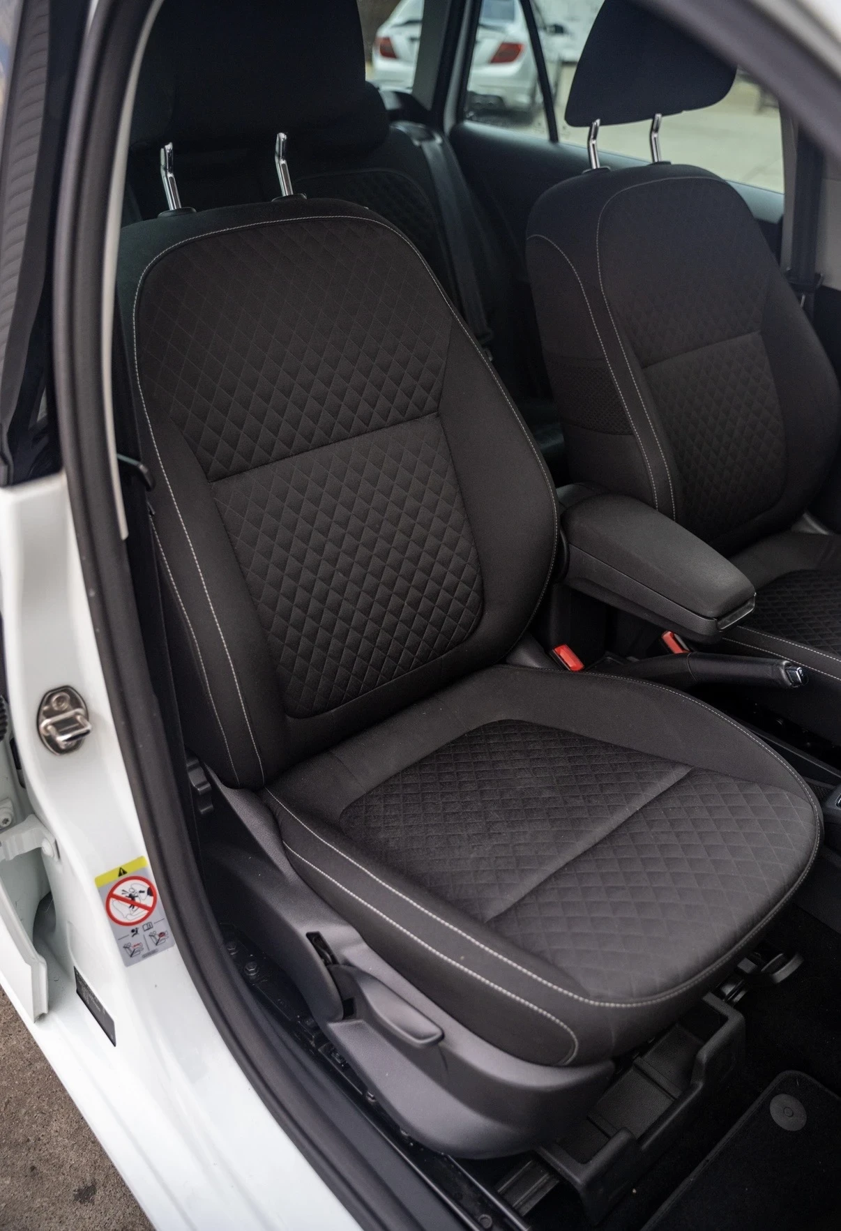 Skoda Fabia, снимка 12 - Автомобили и джипове - 56389631