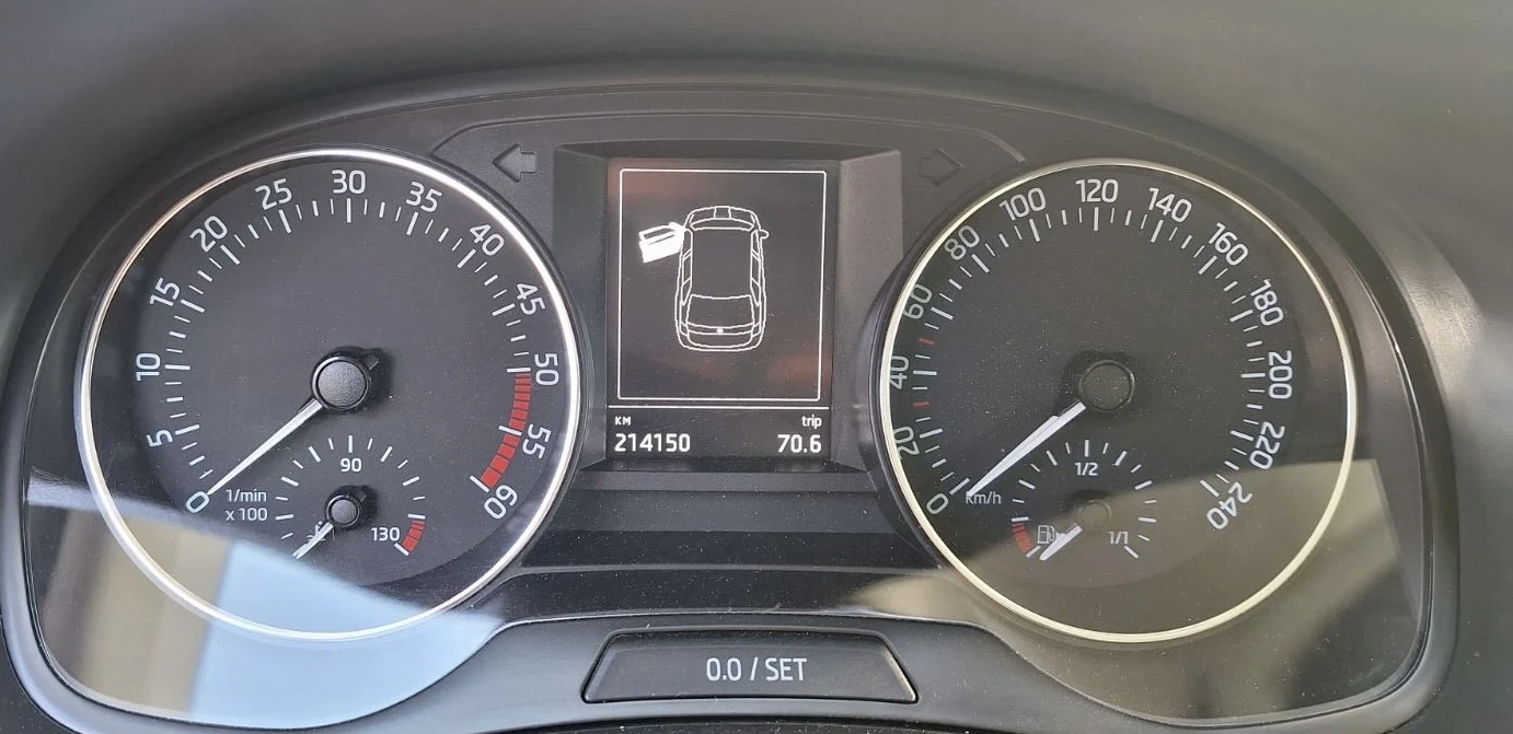 Skoda Fabia, снимка 14 - Автомобили и джипове - 56389631