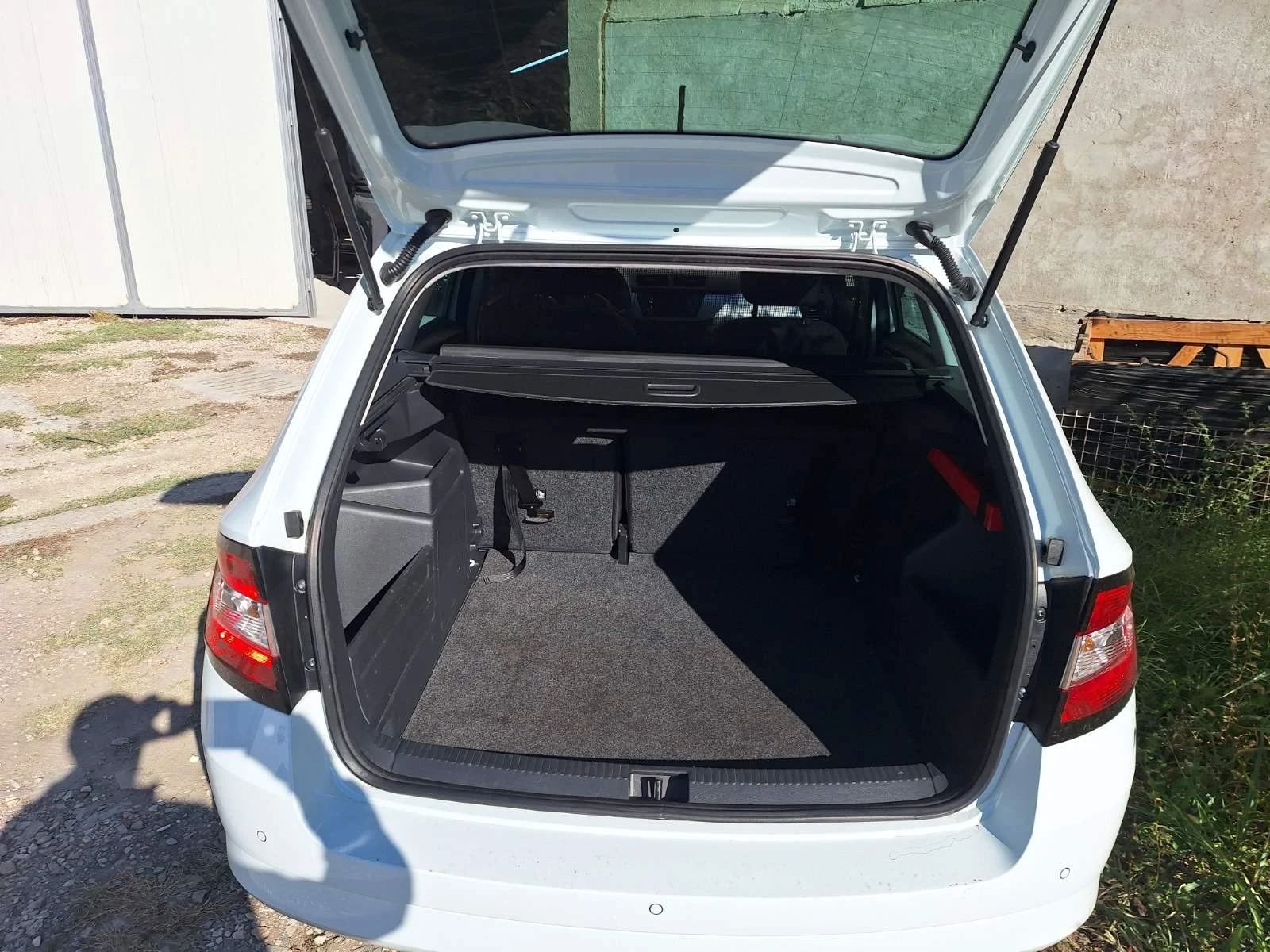 Skoda Fabia, снимка 15 - Автомобили и джипове - 56389631