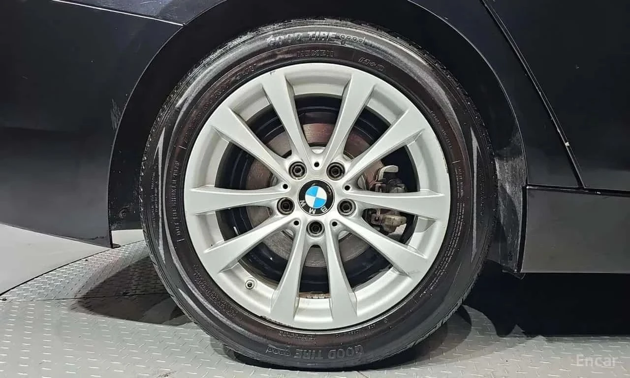 BMW 320, снимка 15 - Автомобили и джипове - 56707349