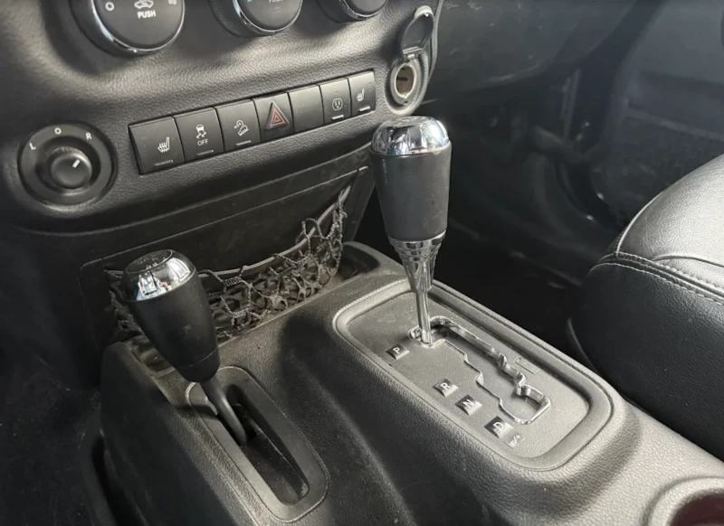 Jeep Wrangler Unlimited SAHARA, снимка 13 - Автомобили и джипове - 52749900