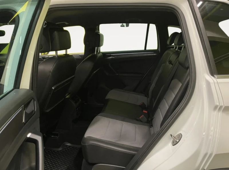 VW Tiguan GTS 240 R line 2018, снимка 9 - Автомобили и джипове - 53042788
