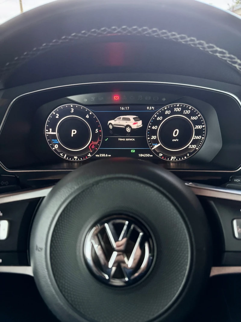 VW Tiguan GTS 240 R line 2018, снимка 16 - Автомобили и джипове - 53042788