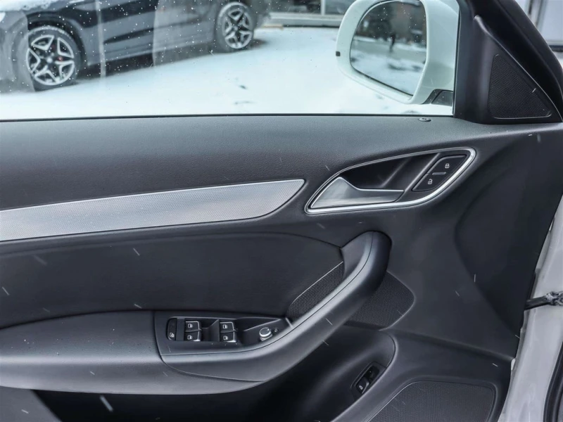 Audi Q3 * quattro Premium Plus, quattro Sport Premium Plus, снимка 9 - Автомобили и джипове - 53072252