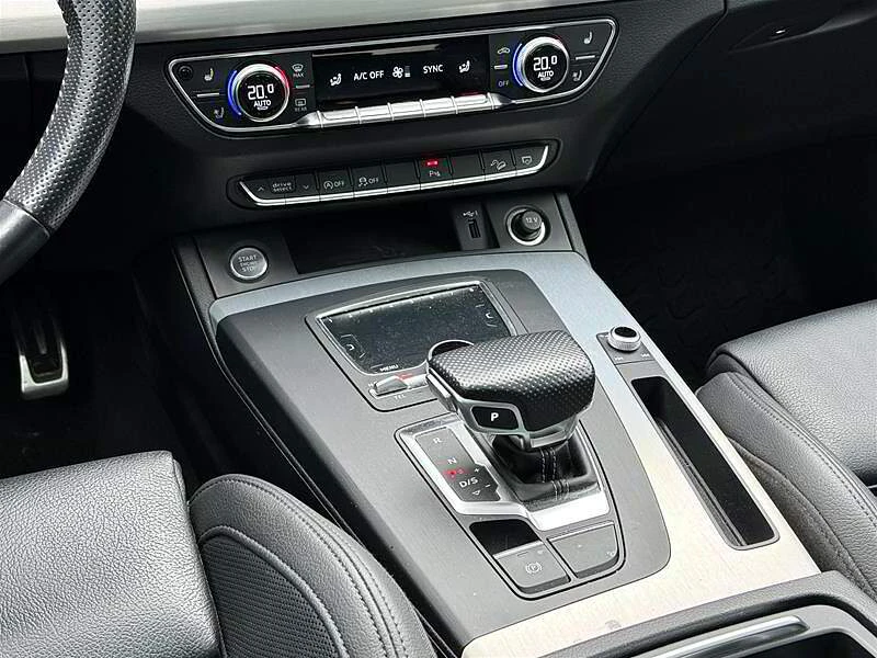 Audi Q5 Progressiv* S Line* Line Ass* CAMERA* No Accidents, снимка 16 - Автомобили и джипове - 53144213