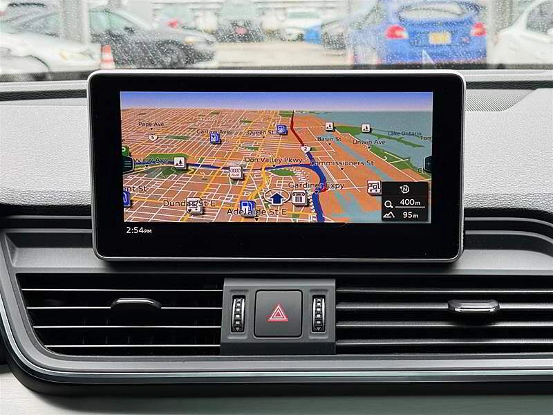 Audi Q5 Progressiv* S Line* Line Ass* CAMERA* No Accidents, снимка 14 - Автомобили и джипове - 53144213