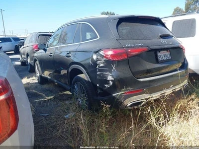 Mercedes-Benz GLC 300 4MATIC, снимка 3 - Автомобили и джипове - 55429373
