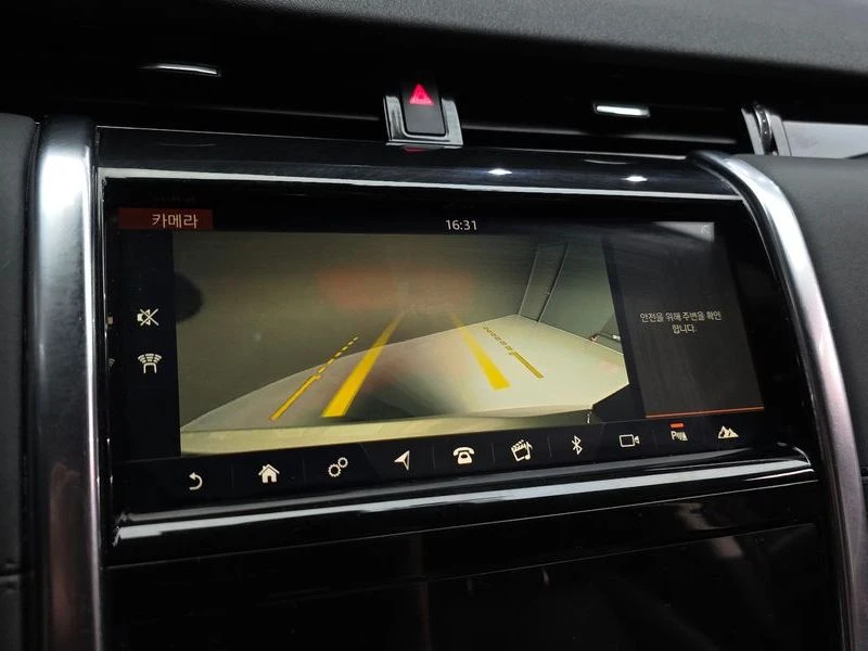 Land Rover Discovery Sport 2.0 Automatic, снимка 15 - Автомобили и джипове - 55841202