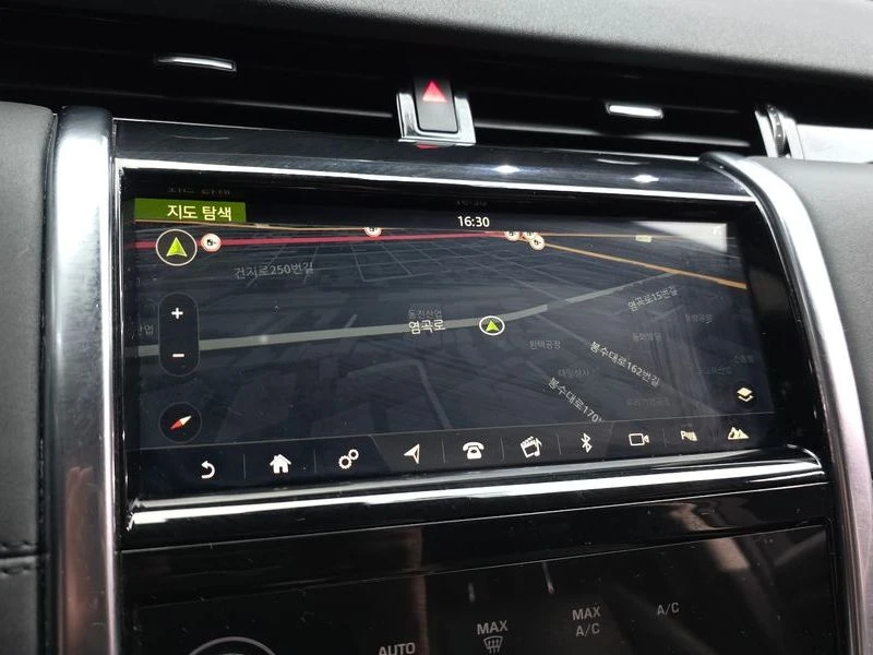 Land Rover Discovery Sport 2.0 Automatic, снимка 14 - Автомобили и джипове - 55841202