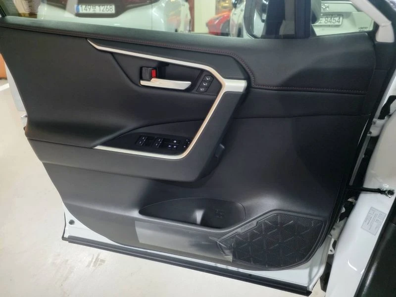 Toyota Rav4 2.5 4WD PHEV XSE| 219к.с., снимка 8 - Автомобили и джипове - 56020822