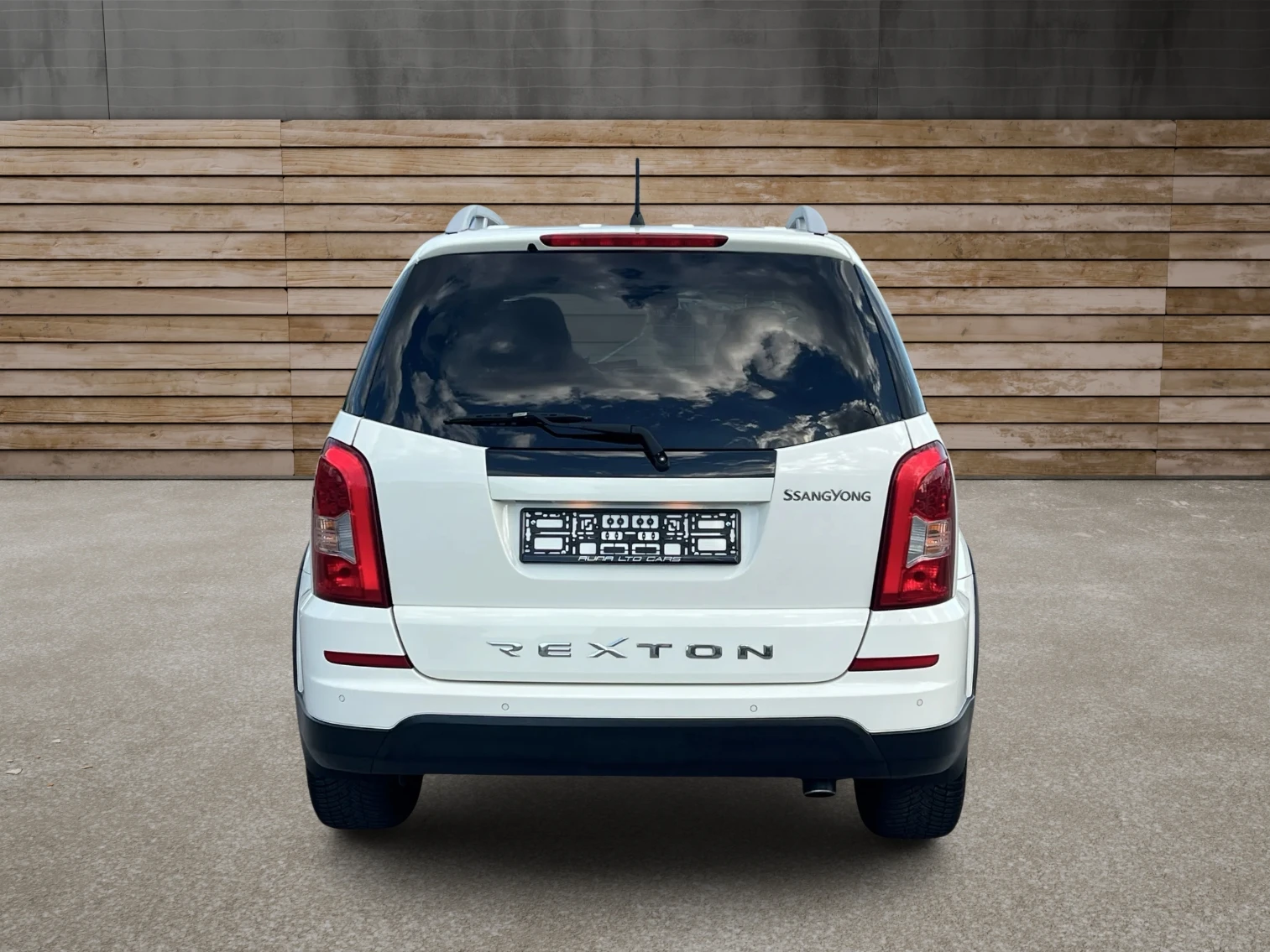 SsangYong Rexton 2.0XDi 4x4 Бавни 7-местен НАПЪЛНО ОБСЛУЖЕН - изображение 5