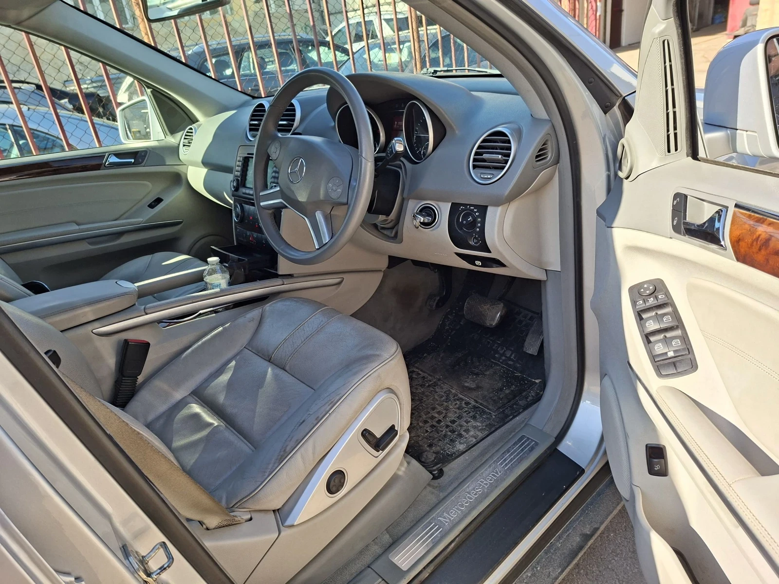 Mercedes-Benz ML 300 Фейслифт, снимка 4 - Автомобили и джипове - 53868467