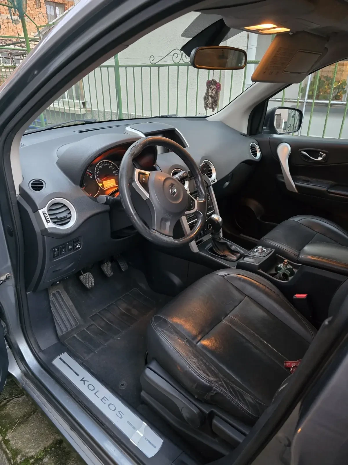 Renault Koleos 2.5 16V, снимка 8 - Автомобили и джипове - 53878802