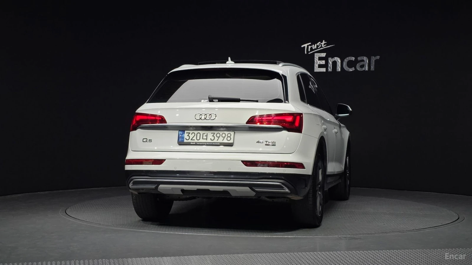 Audi Q5 45TFSI* QUATTRO* КОЖА* ПОДГРЕВ* ПАНОРАМА* КАМЕРА* , снимка 4 - Автомобили и джипове - 55533064
