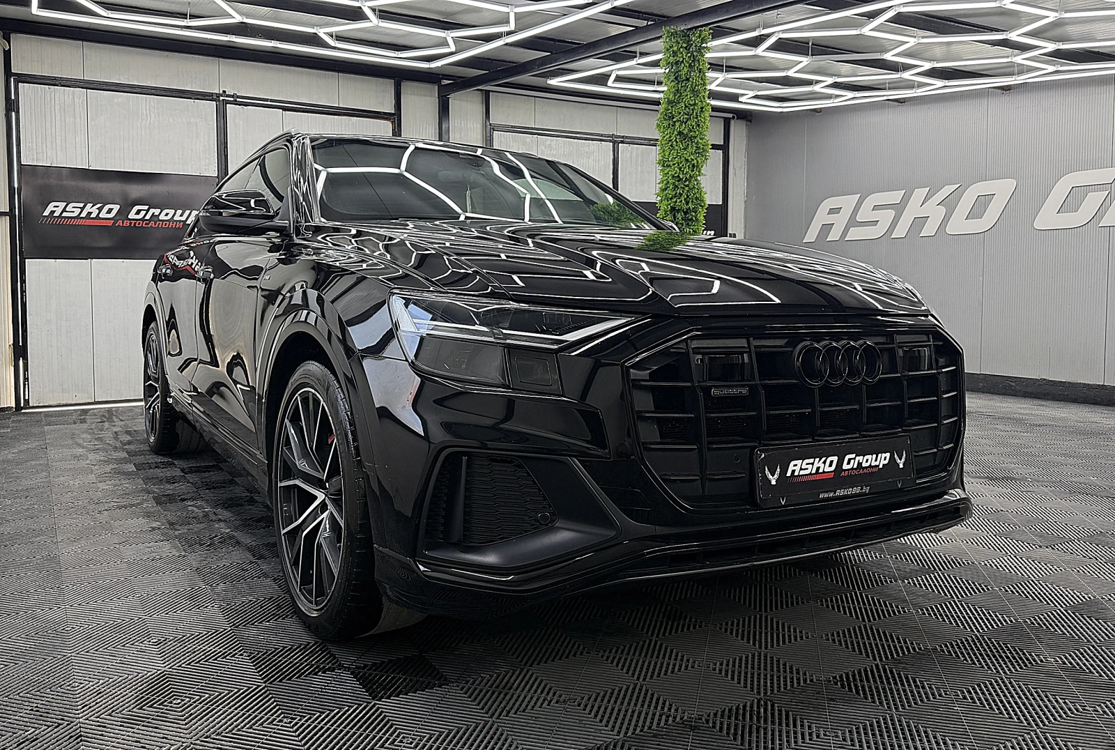 Audi Q8 S-line/PANORAMA/bang&oufsen/СОБСТВЕН ЛИЗИНГ, снимка 3 - Автомобили и джипове - 55987577