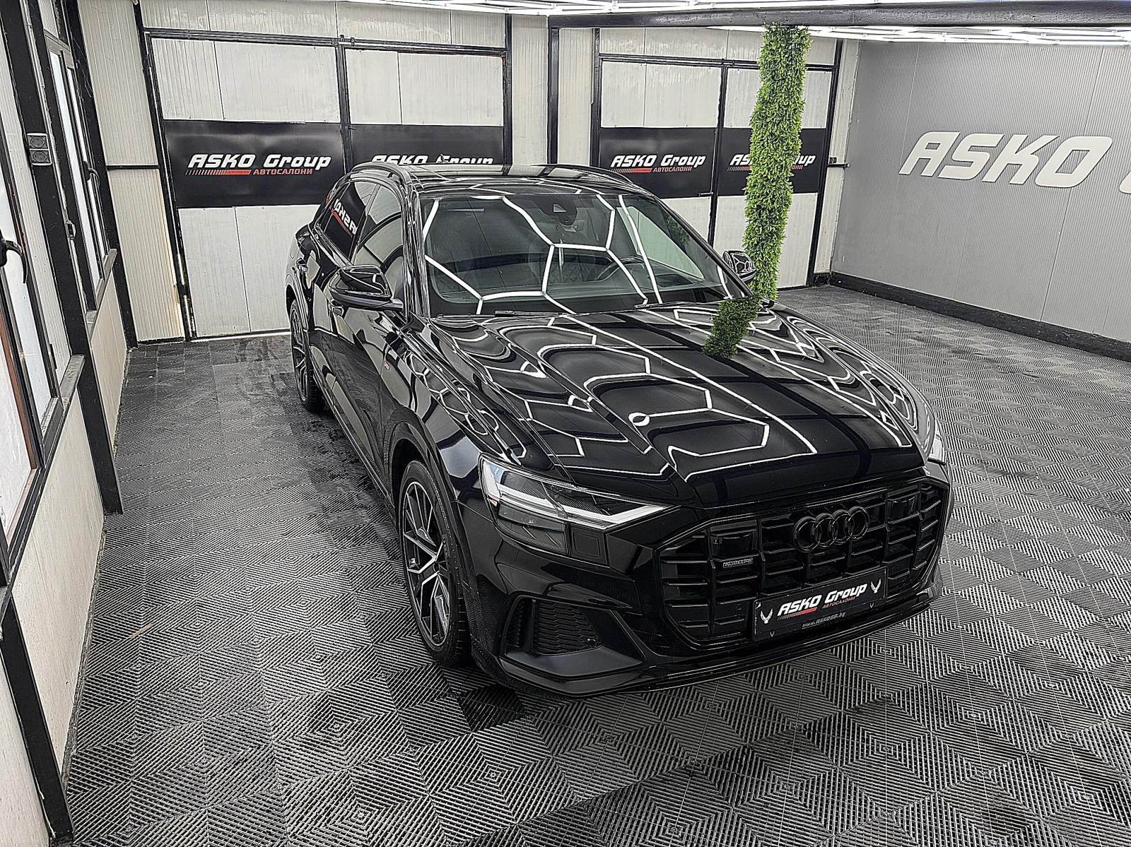Audi Q8 S-line/PANORAMA/bang&oufsen/СОБСТВЕН ЛИЗИНГ, снимка 7 - Автомобили и джипове - 55987577