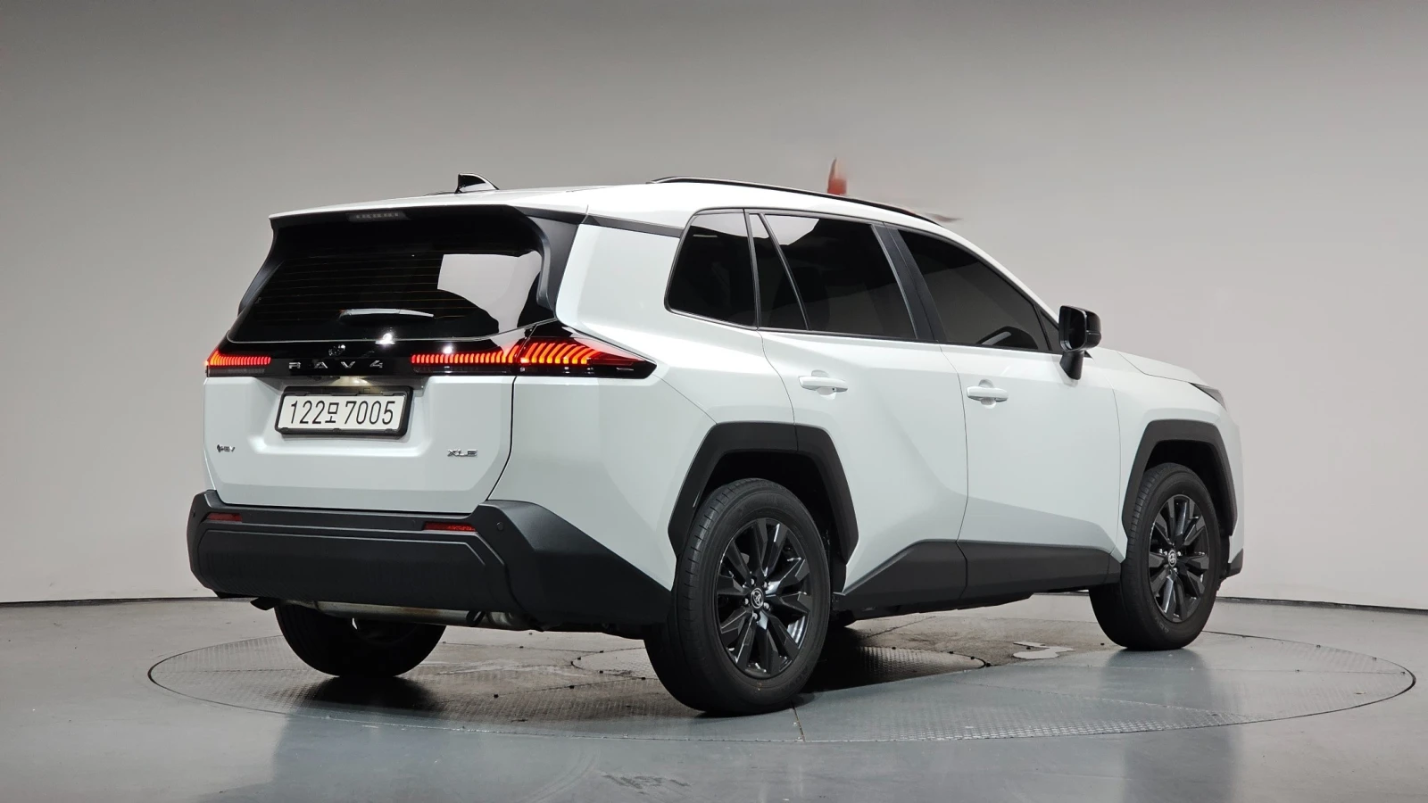 Toyota Rav4 2, 5 XLE Hybrid 2WD, снимка 2 - Автомобили и джипове - 56103239