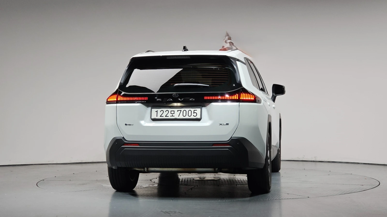 Toyota Rav4 2, 5 XLE Hybrid 2WD, снимка 4 - Автомобили и джипове - 56103239