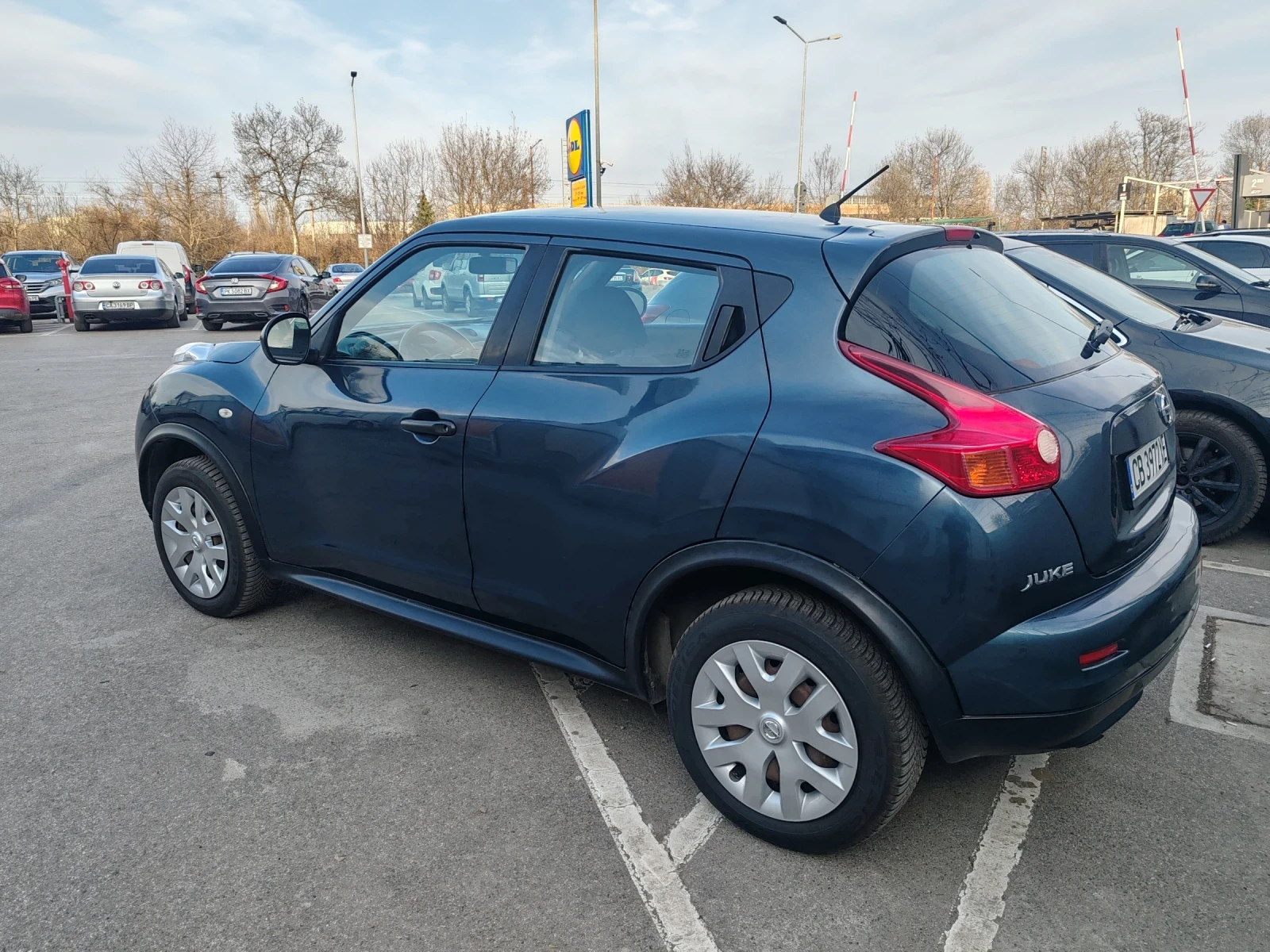 Nissan Juke, снимка 11 - Автомобили и джипове - 56319375