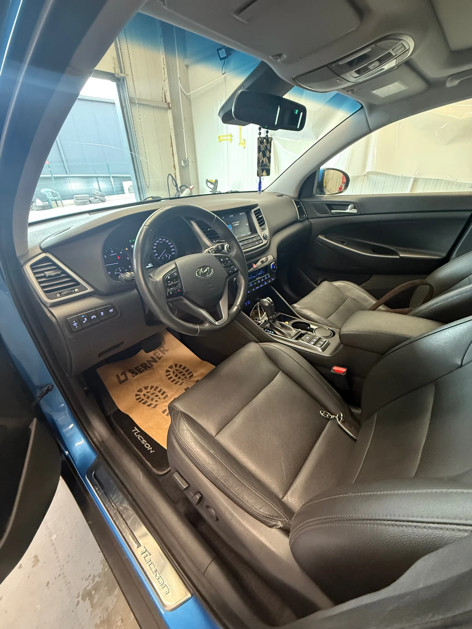 Hyundai Tucson 2.0GT, снимка 8 - Автомобили и джипове - 56746420