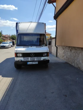     Mercedes-Benz 207