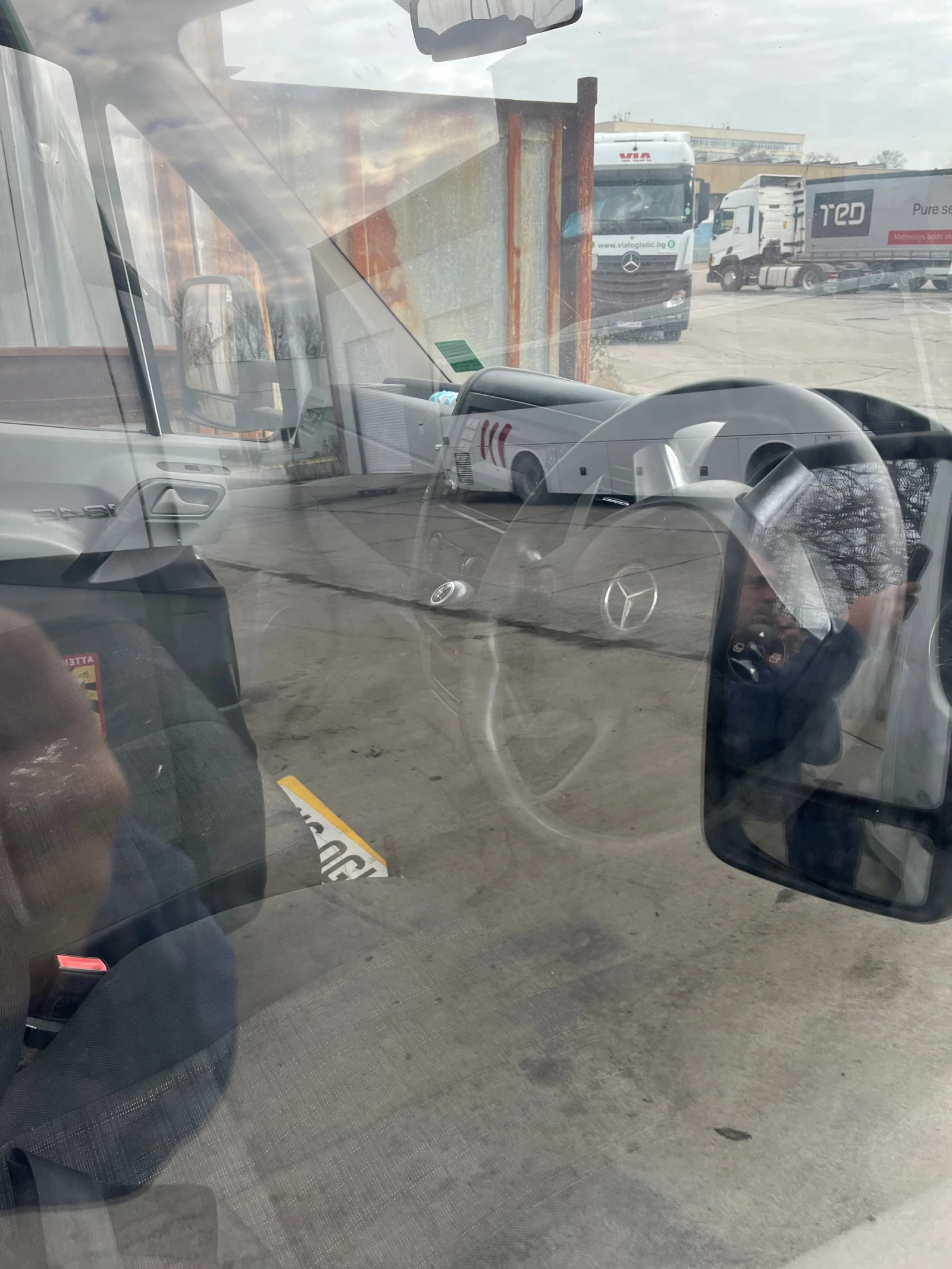 Mercedes-Benz 313 Пътнапомощ, снимка 4 - Бусове и автобуси - 55993487