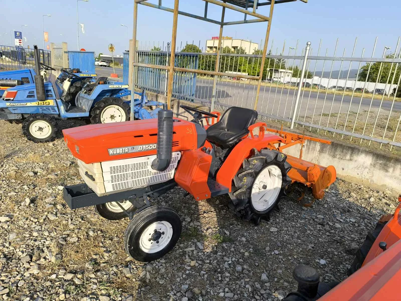 Трактор Kubota Техно груп Сливен  - изображение 3