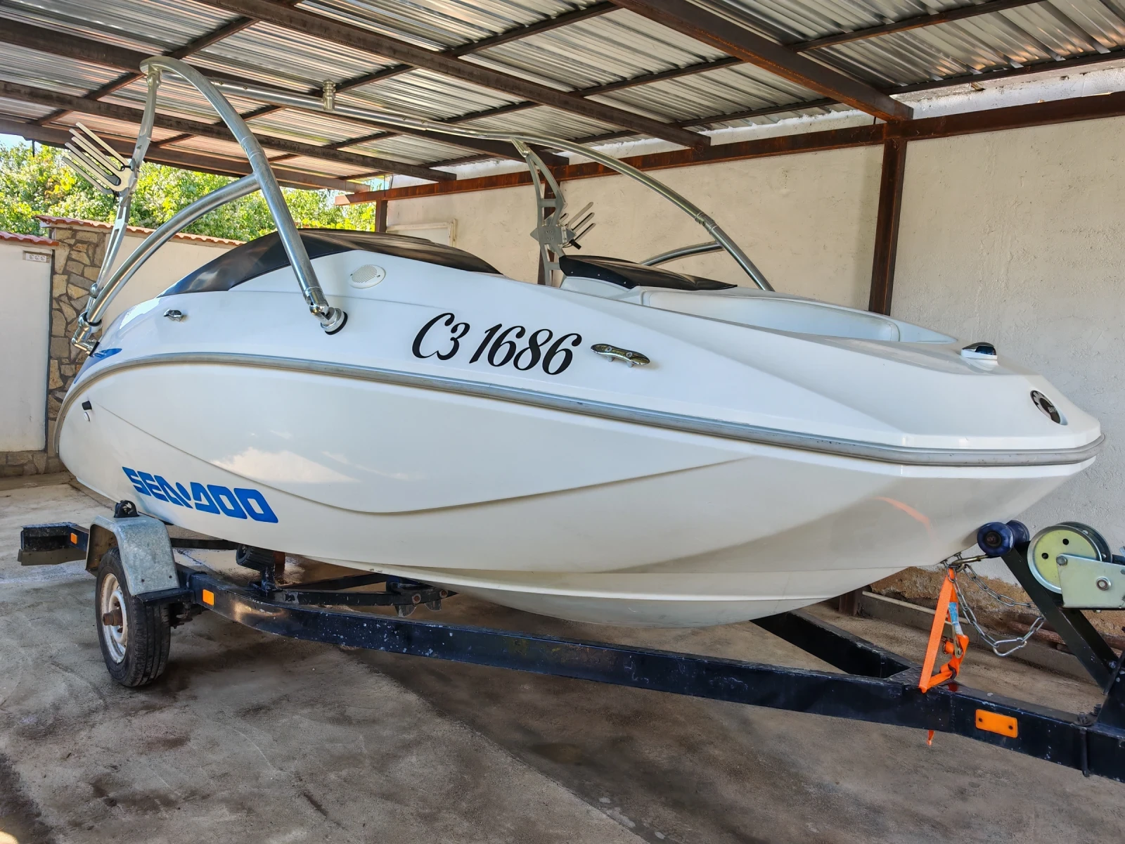 Моторна яхта Bombardier Sea Doo Challanger 215 SC