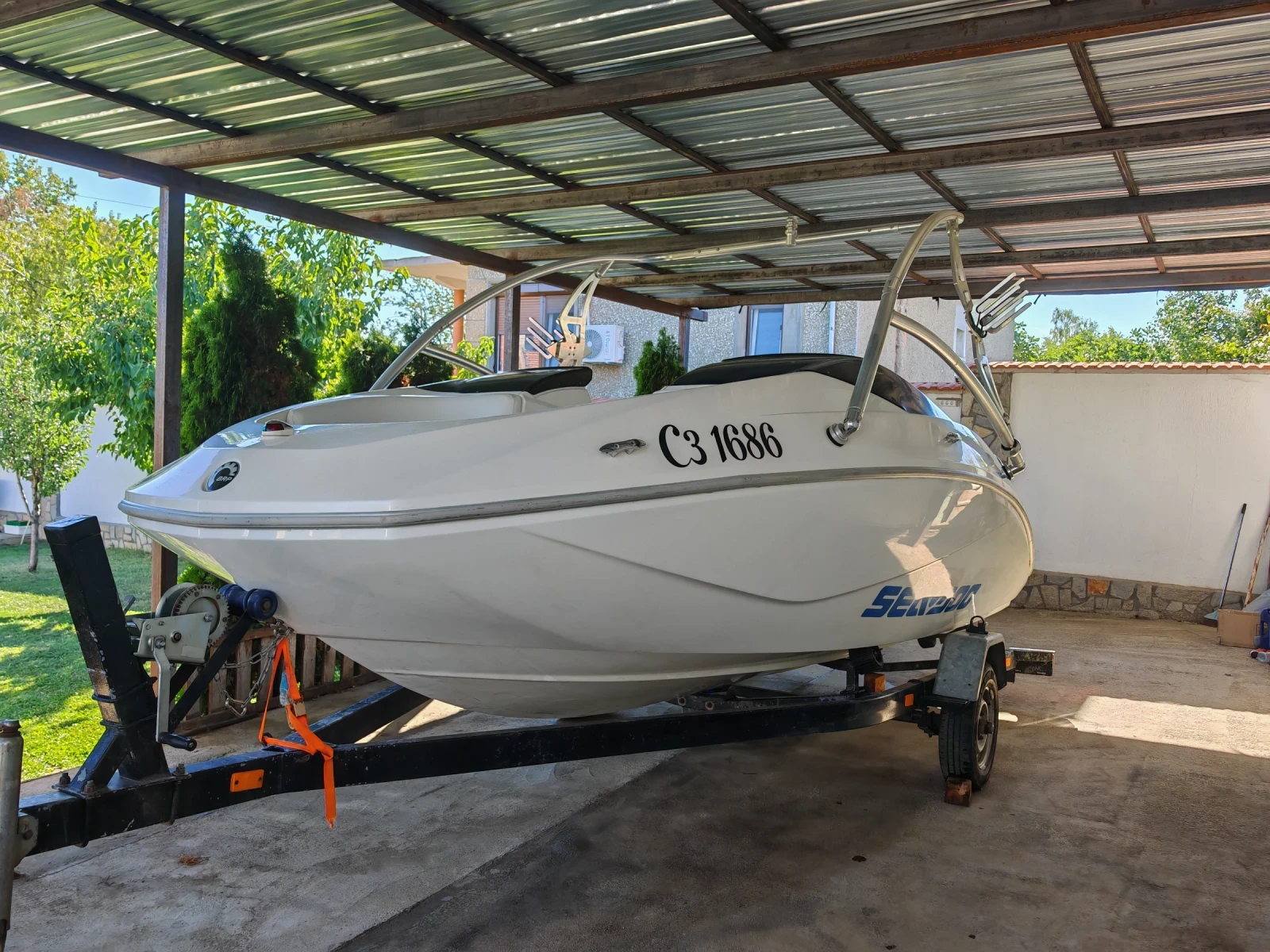 Моторна яхта Bombardier Sea Doo Challanger 215 SC, снимка 4 - Воден транспорт - 54459009