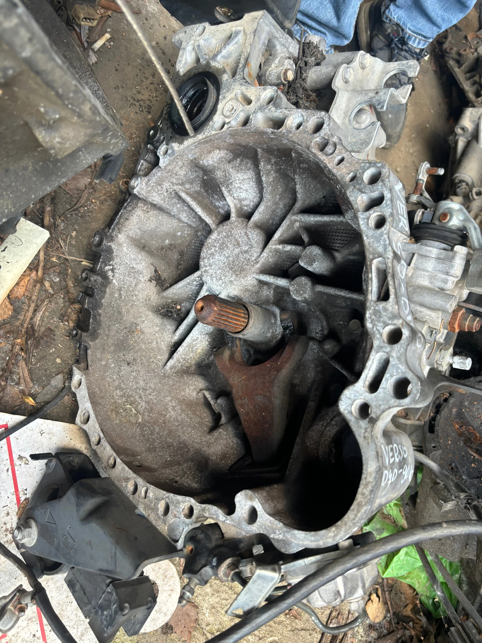    Toyota Corolla Verso 2.0 D 2006 | Mobile.bg   3