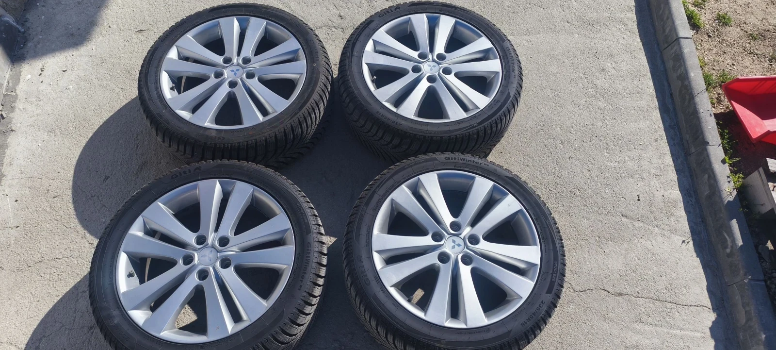Гуми с джанти Други 235/45R18