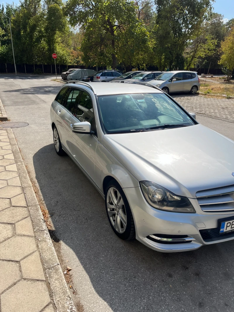 Mercedes-Benz C 220 Avantgarde, снимка 3 - Автомобили и джипове - 47249098