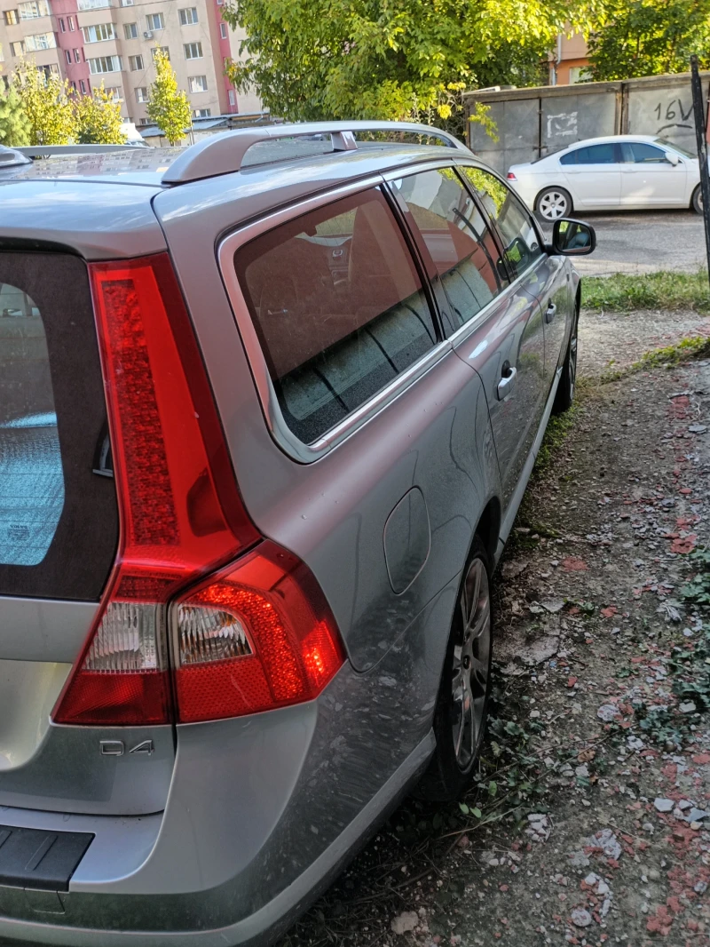 Volvo V70 D4 2.0 163, снимка 4 - Автомобили и джипове - 47525096