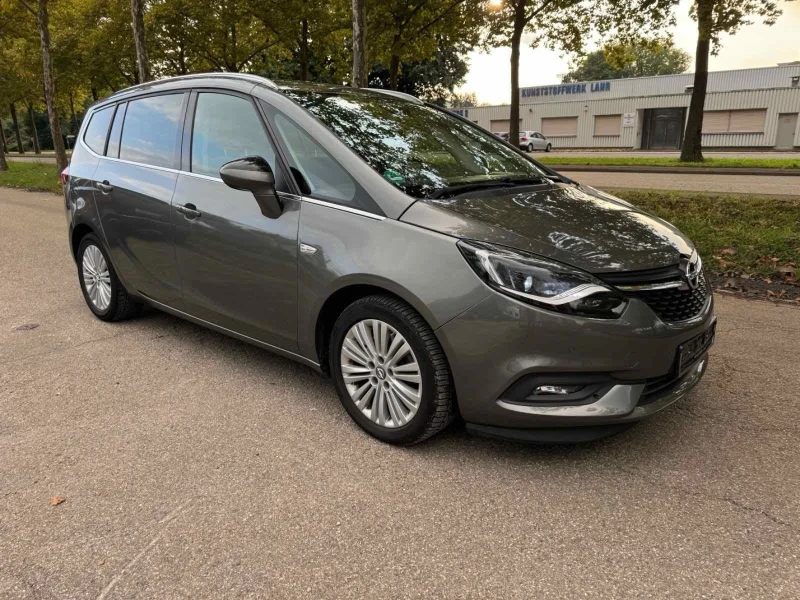 Opel Zafira 2.0 CDTI, снимка 10 - Автомобили и джипове - 47547982