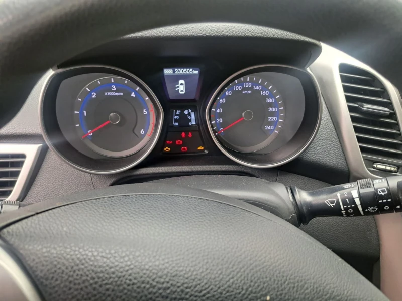 Hyundai I30, снимка 14 - Автомобили и джипове - 52659482