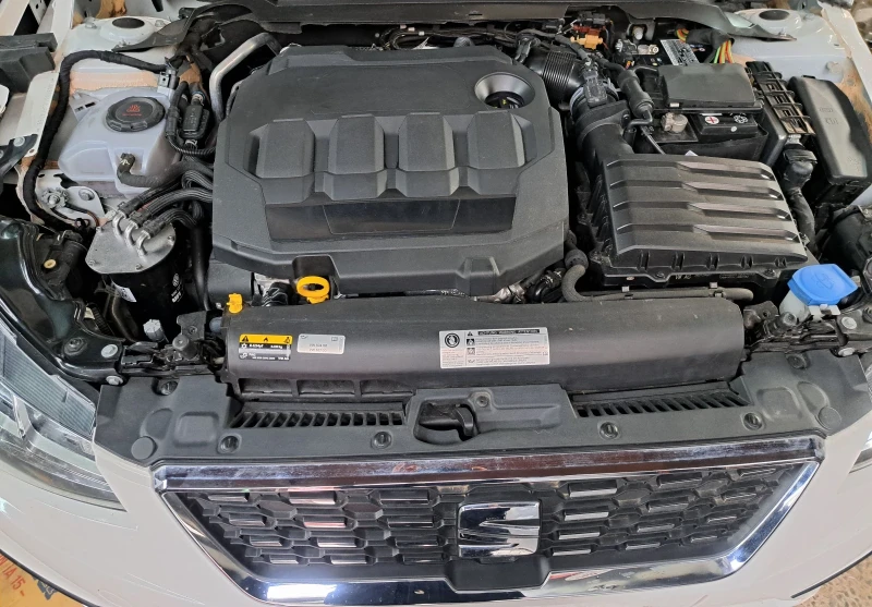 Seat Ibiza 1.6 TDI , снимка 2 - Автомобили и джипове - 52302657