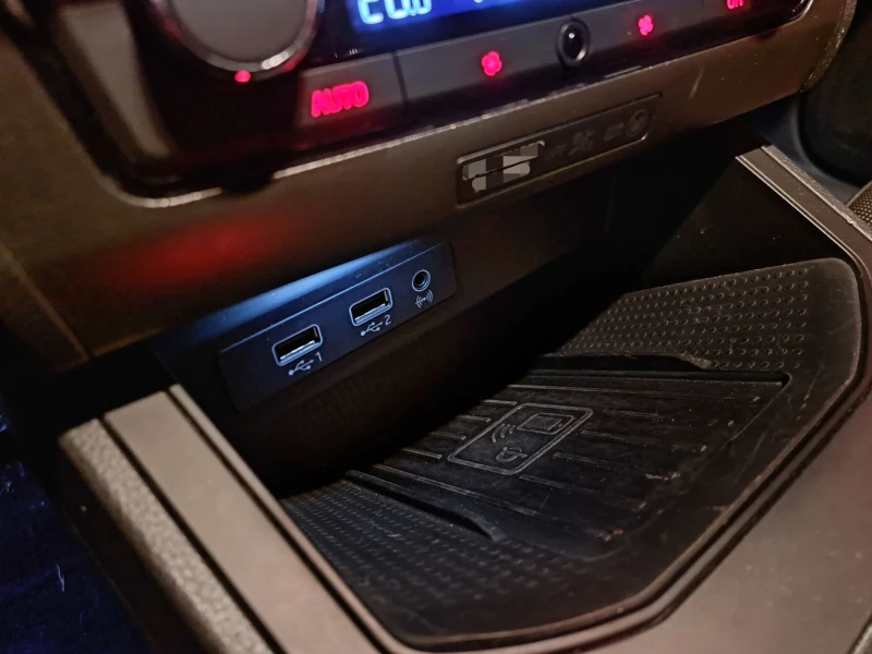 Seat Ibiza 1.6 TDI , снимка 13 - Автомобили и джипове - 52302657