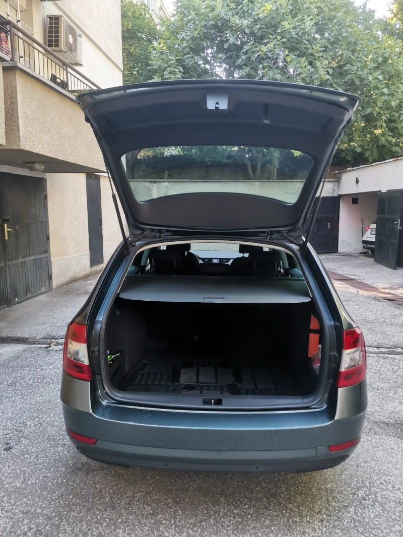 Skoda Octavia Style, снимка 7 - Автомобили и джипове - 51539511