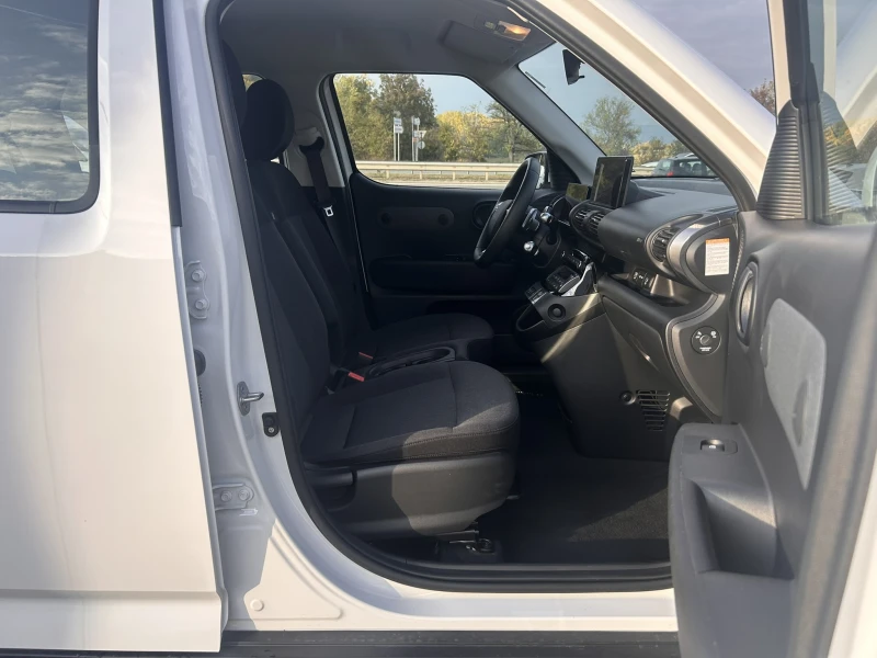 Hyundai Inster BUSINESS 49kWh, снимка 9 - Автомобили и джипове - 52070540