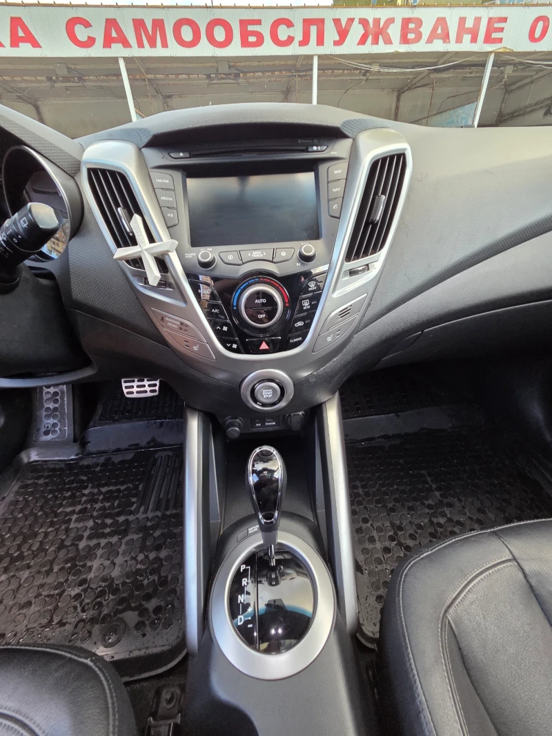 Hyundai Veloster , снимка 8 - Автомобили и джипове - 52353119