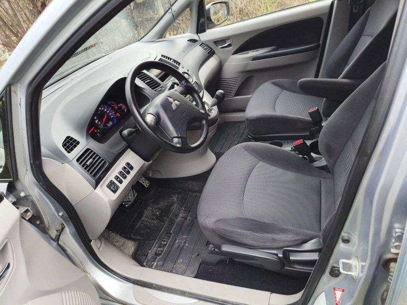 Mitsubishi Grandis, снимка 6 - Автомобили и джипове - 52686301